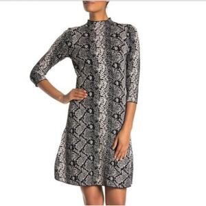 Nanette Lepore Women’s Snakeskin Knit Sweater Dress Size Medium EUC Stretch